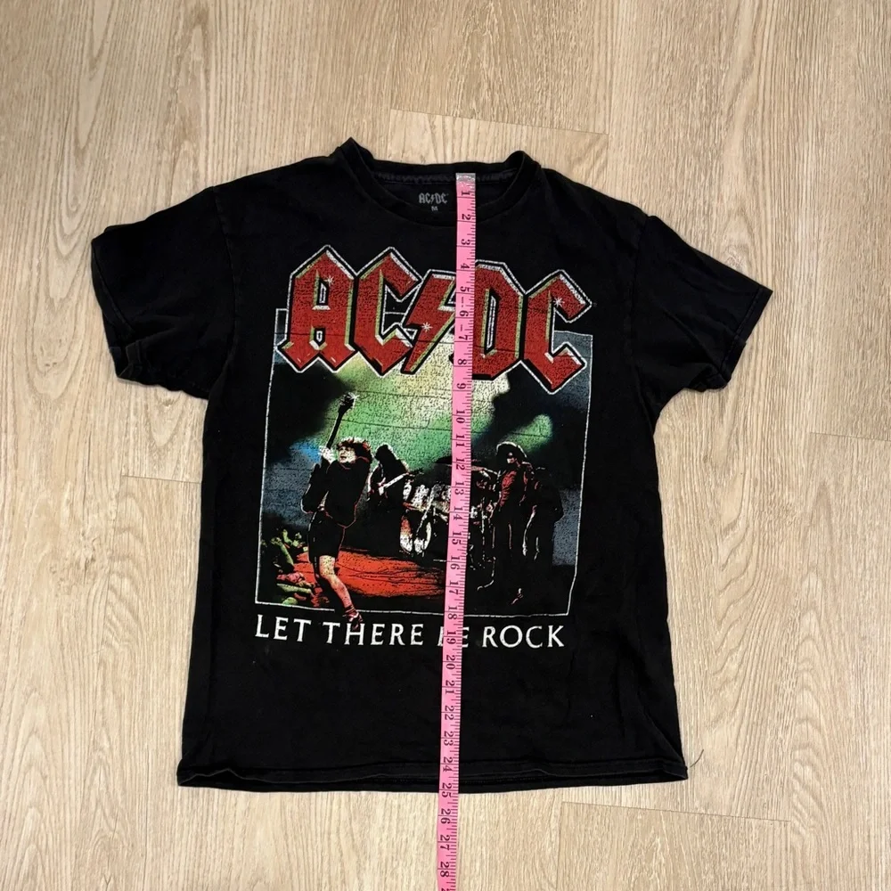 AC/DC Graphic Short Sleeve Tee Size Medium - Picture 4 of 5